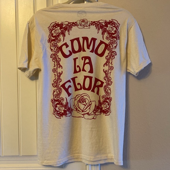 SELENA “COMO LA FLOR” TEE- SIZE S 🌹 - Picture 3 of 5